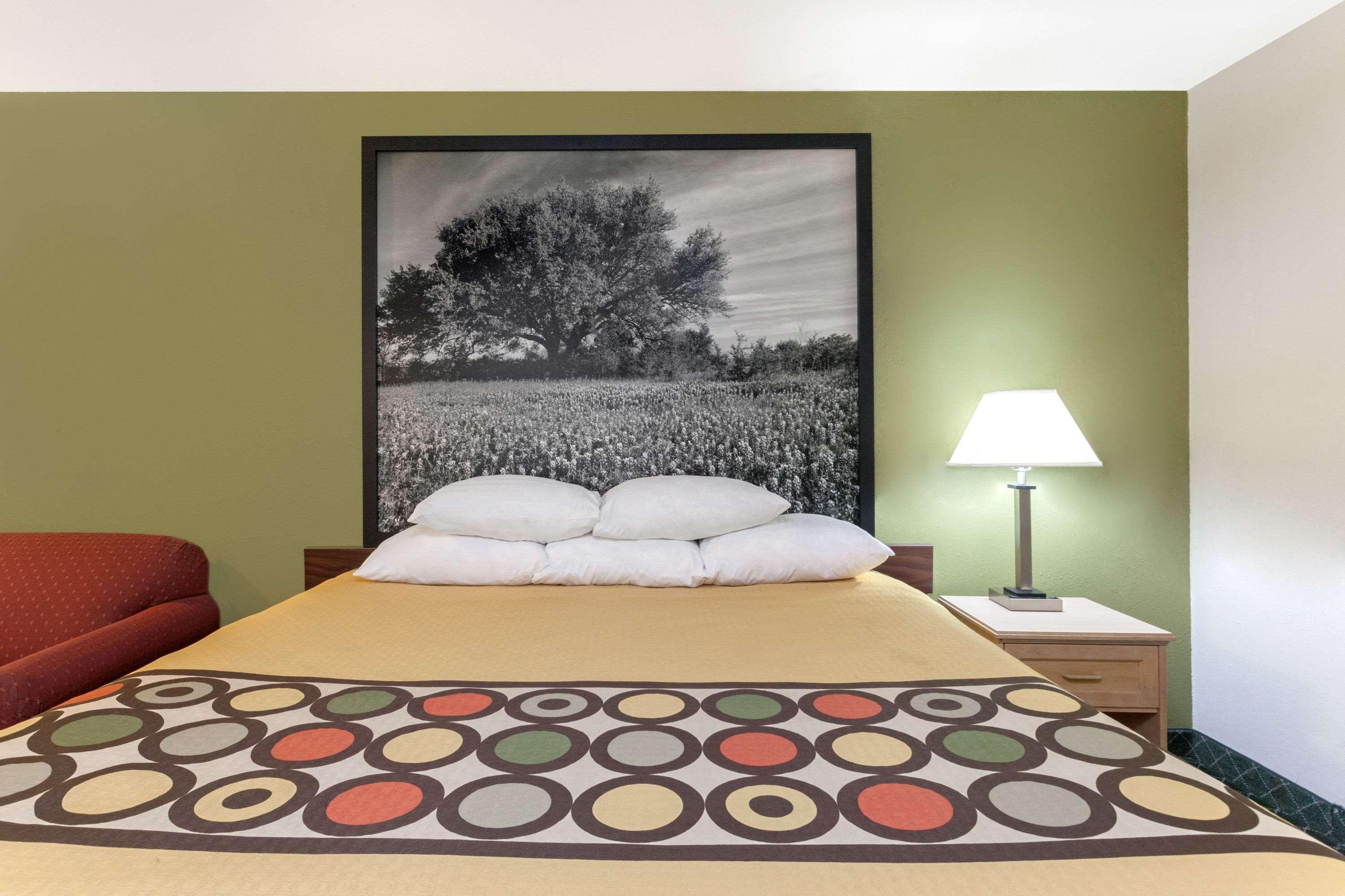 Super 8 By Wyndham Fredericksburg Hotel Ngoại thất bức ảnh