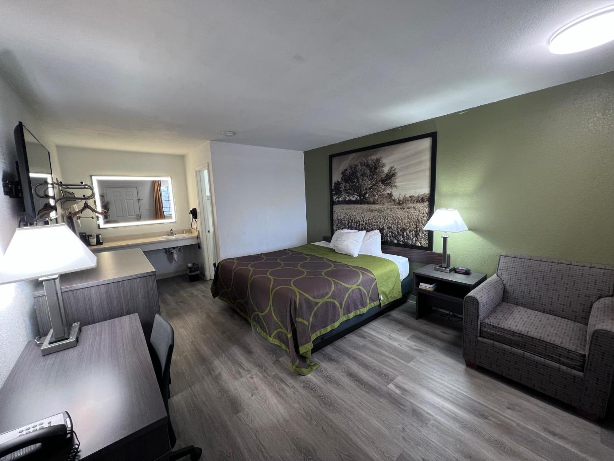 Super 8 By Wyndham Fredericksburg Hotel Ngoại thất bức ảnh
