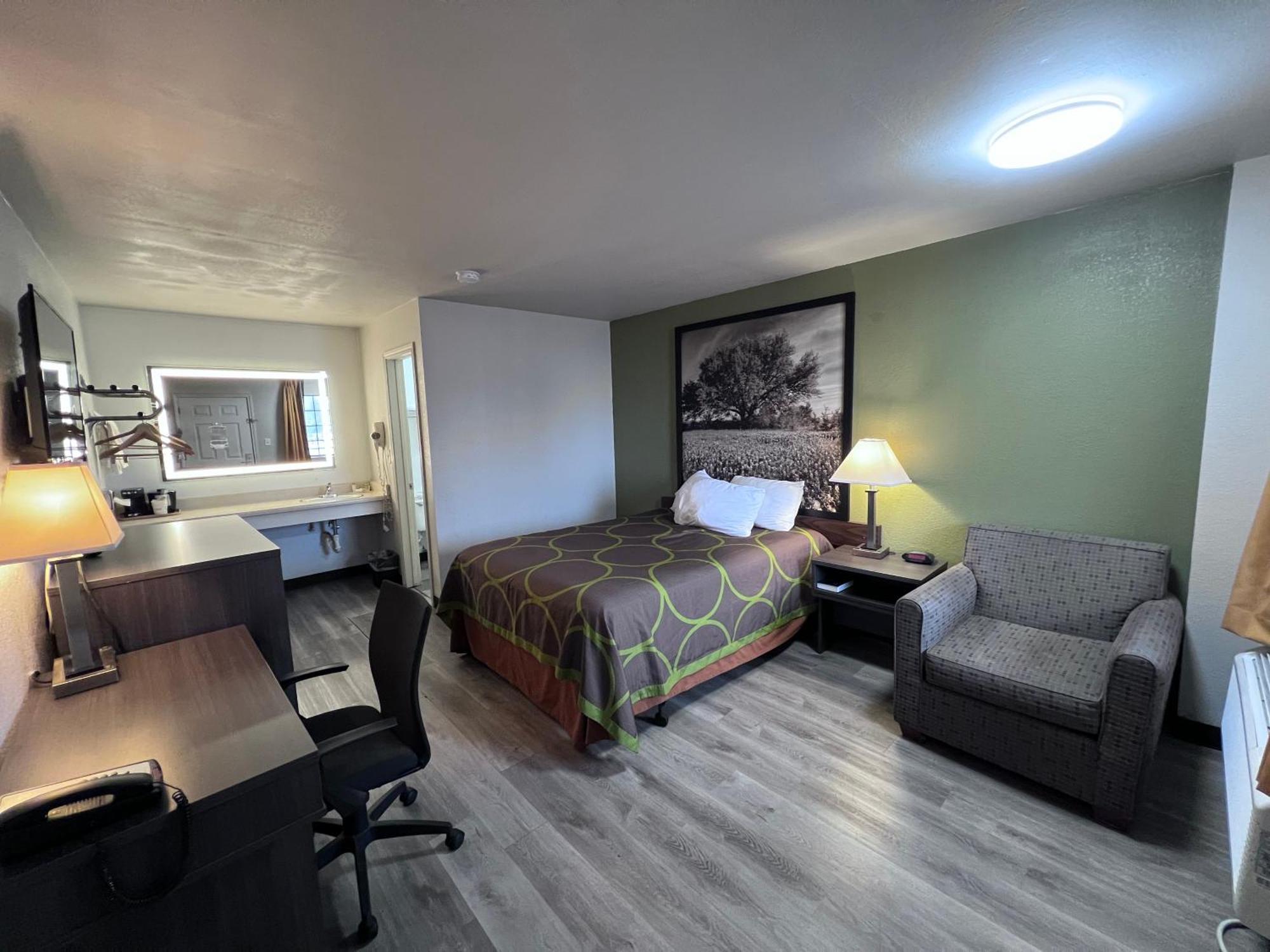 Super 8 By Wyndham Fredericksburg Hotel Ngoại thất bức ảnh